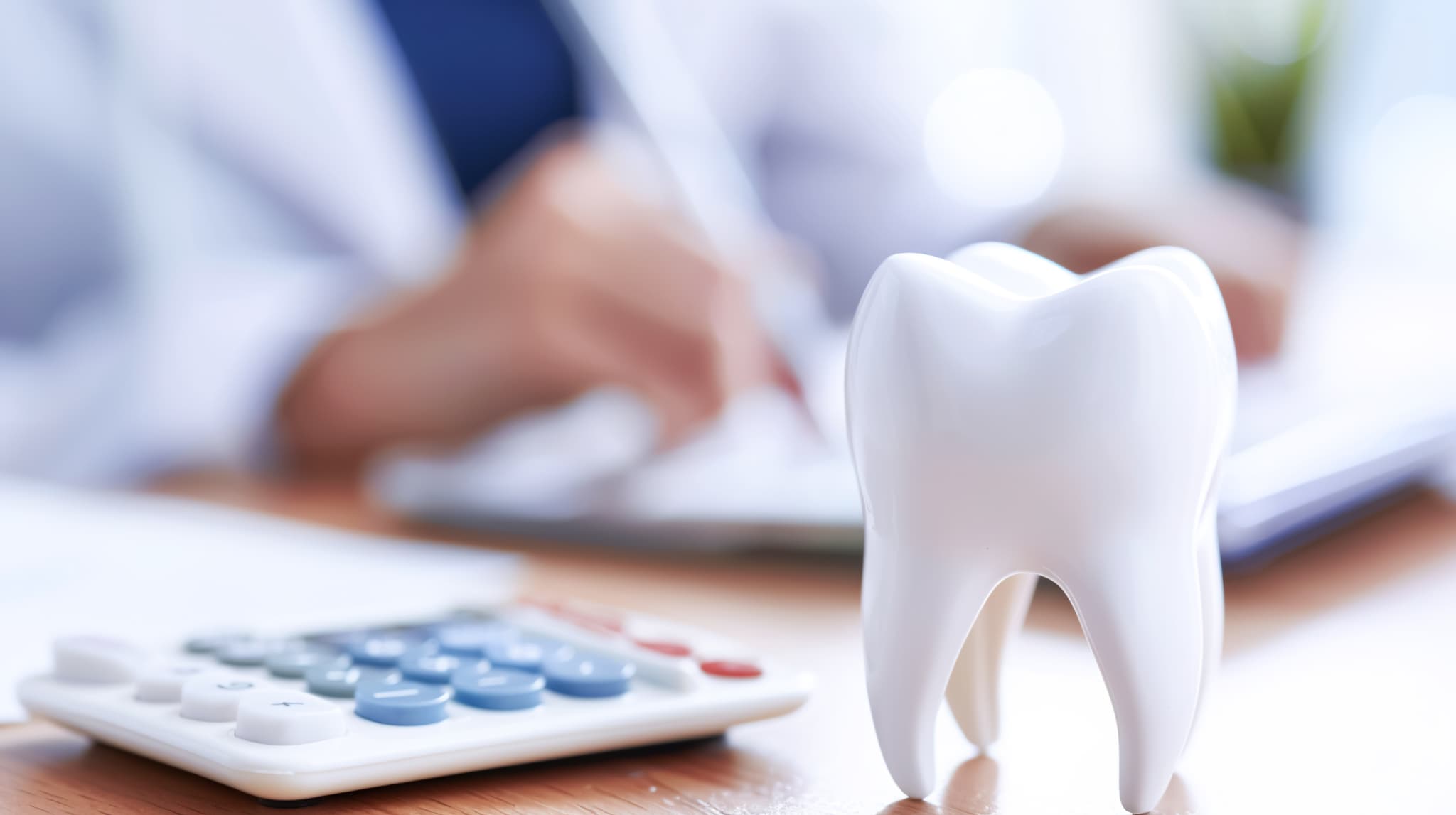 歯の神経を治療する費用イメージ