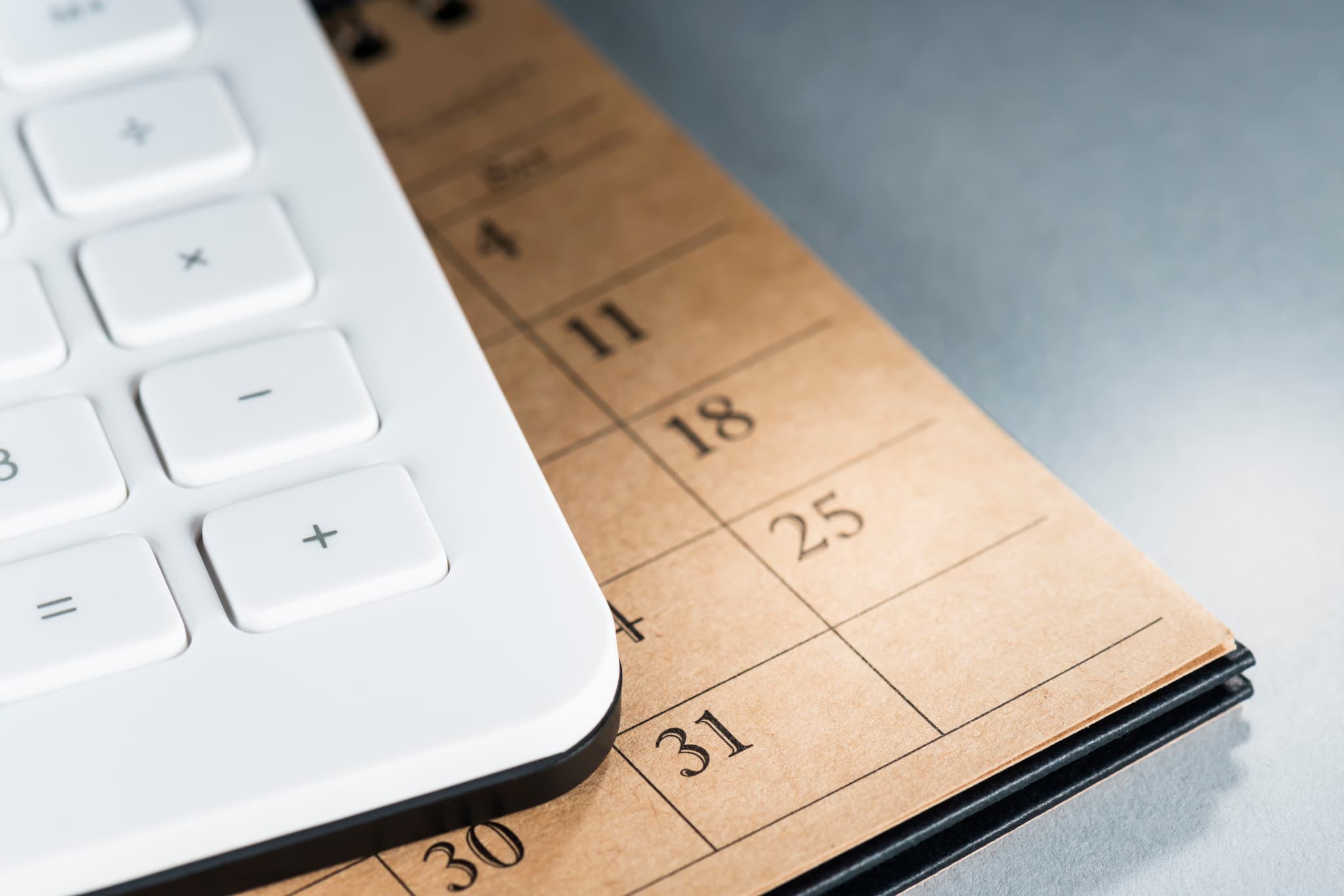 八重歯の矯正にかかる費用と期間のイメージ