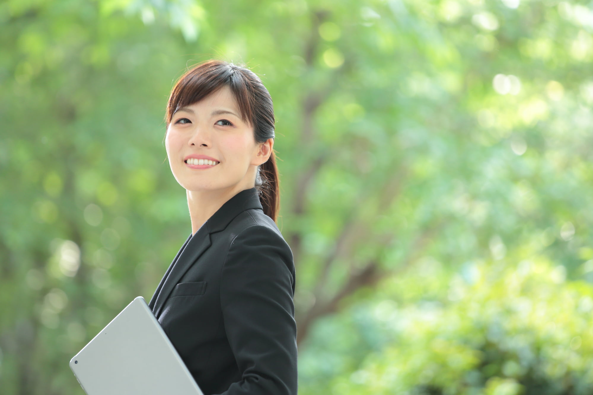 根管治療を終えた笑顔の女性