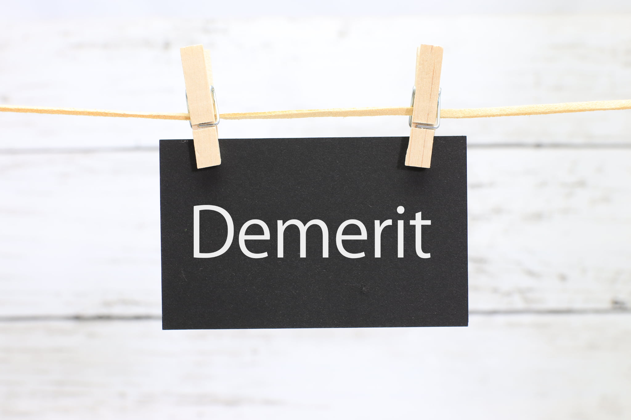 インプラント治療で全部の歯を治療するデメリットのイメージ